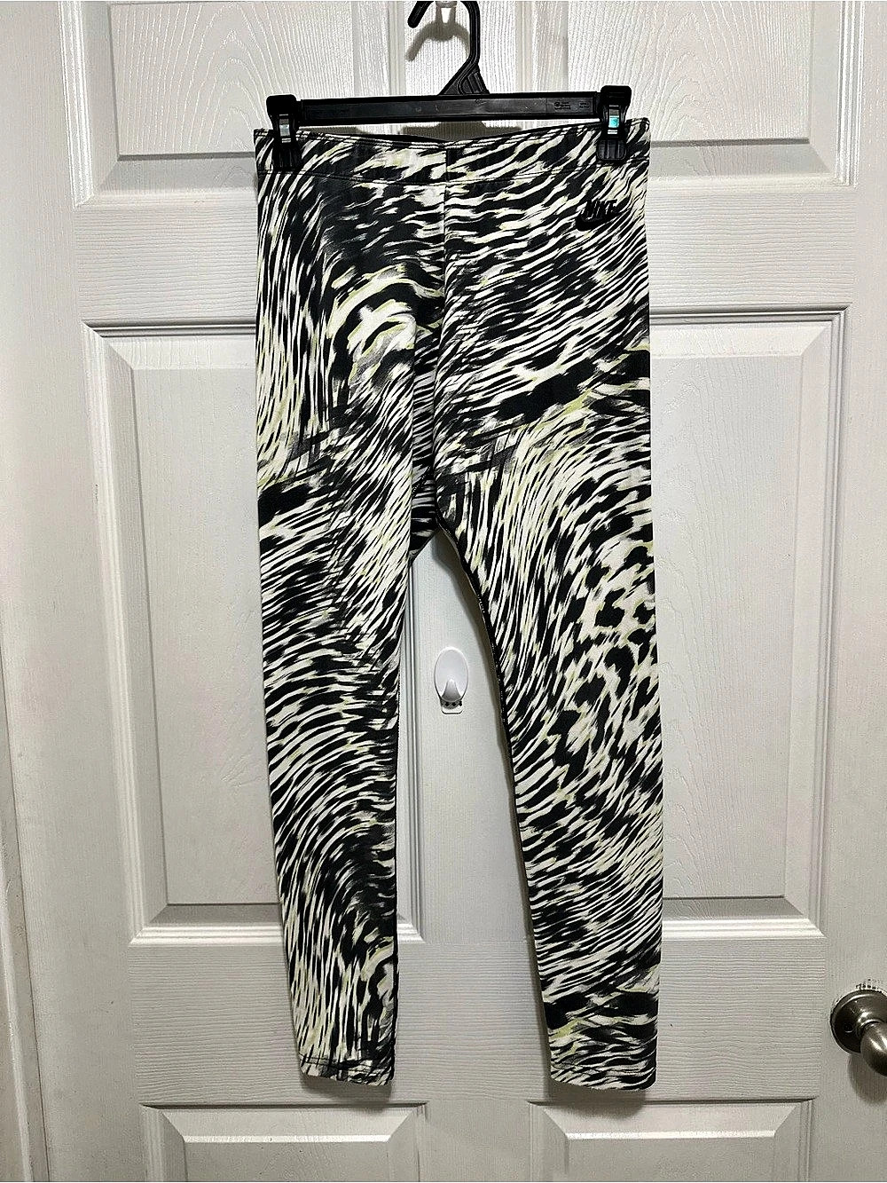 Nike Just Do It Animal Print Leggings Black & White Medium